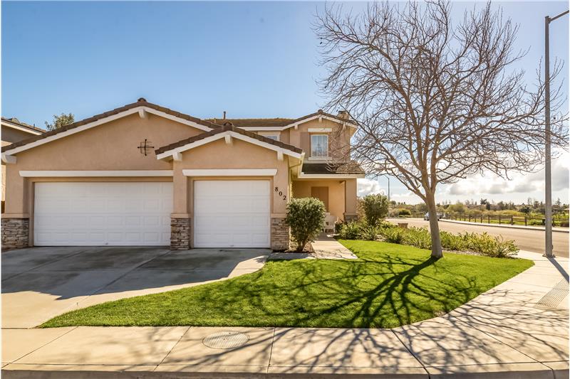 Move-in Ready River Oaks Home, 802 Borges Drive, Santa Maria, CA 93454